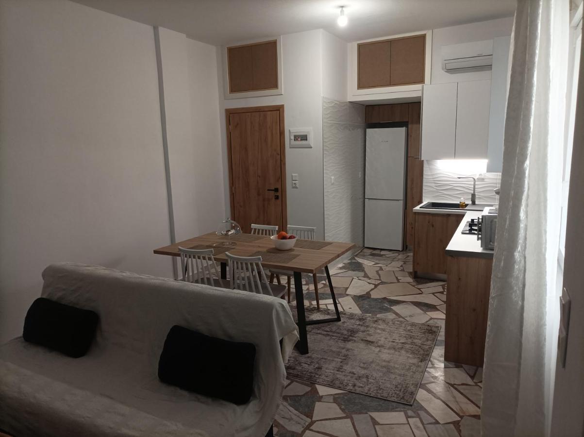 Εirene Room Chalkida Bagian luar foto