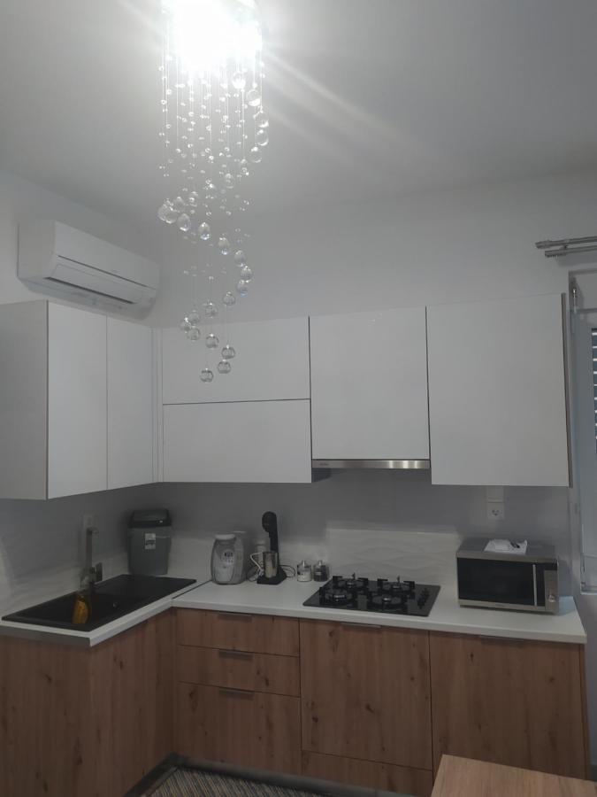 Εirene Room Chalkida Bagian luar foto